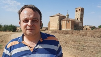 Un libro para denunciar el estado de la iglesia de Revilla