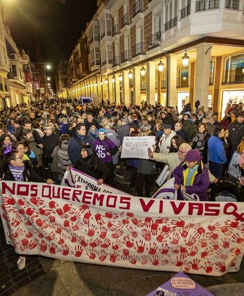 Las denuncias por violencia de género bajan un 21%