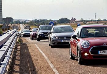 Las carreteras esperan 52.000 desplazamientos de vehículos