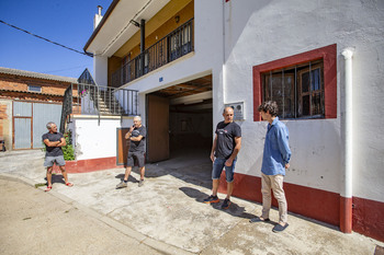 Los vecinos de Barrios de la Vega sospechan de un mastín negro