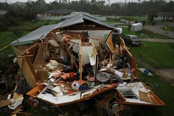 'Milton' deja una senda de muerte y destrucción en Florida