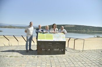 Armisén comprueba la restauración de la playa de Aguilar