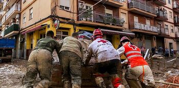 Cruz Roja moviliza a diez voluntarios en Valencia