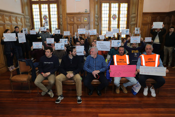 Nueva protesta de trabajadores municipales durante el pleno