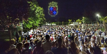 Un cielo teñido de luces y formas