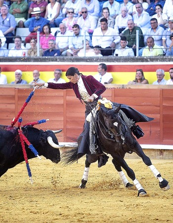 Apoteosis de Diego Ventura con casi lleno en los tendidos