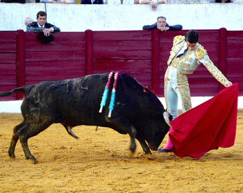 El Mene borda el toreo al natural y corta cuatro orejas