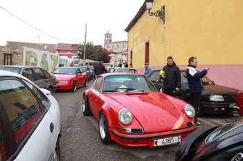 260 coches clásicos en Cevico y 4.500€ solidarios