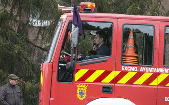 Demanda por el derecho de edificación del parque de bomberos