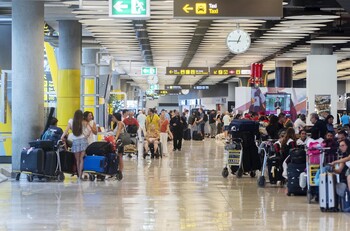 Tres solicitantes de asilo marroquíes se fugan de Barajas