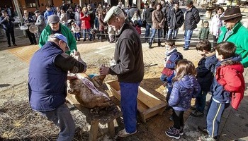 Becerril disfruta al ritmo de la dulzaina