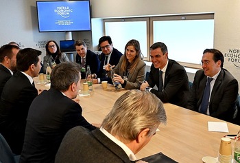 Sánchez se reúne en Davos con los ‘pesos pesados’ del Ibex 35