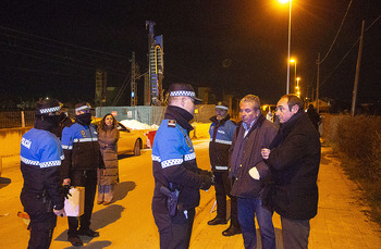 La Policía paraliza las obras nocturnas del salto del carnero